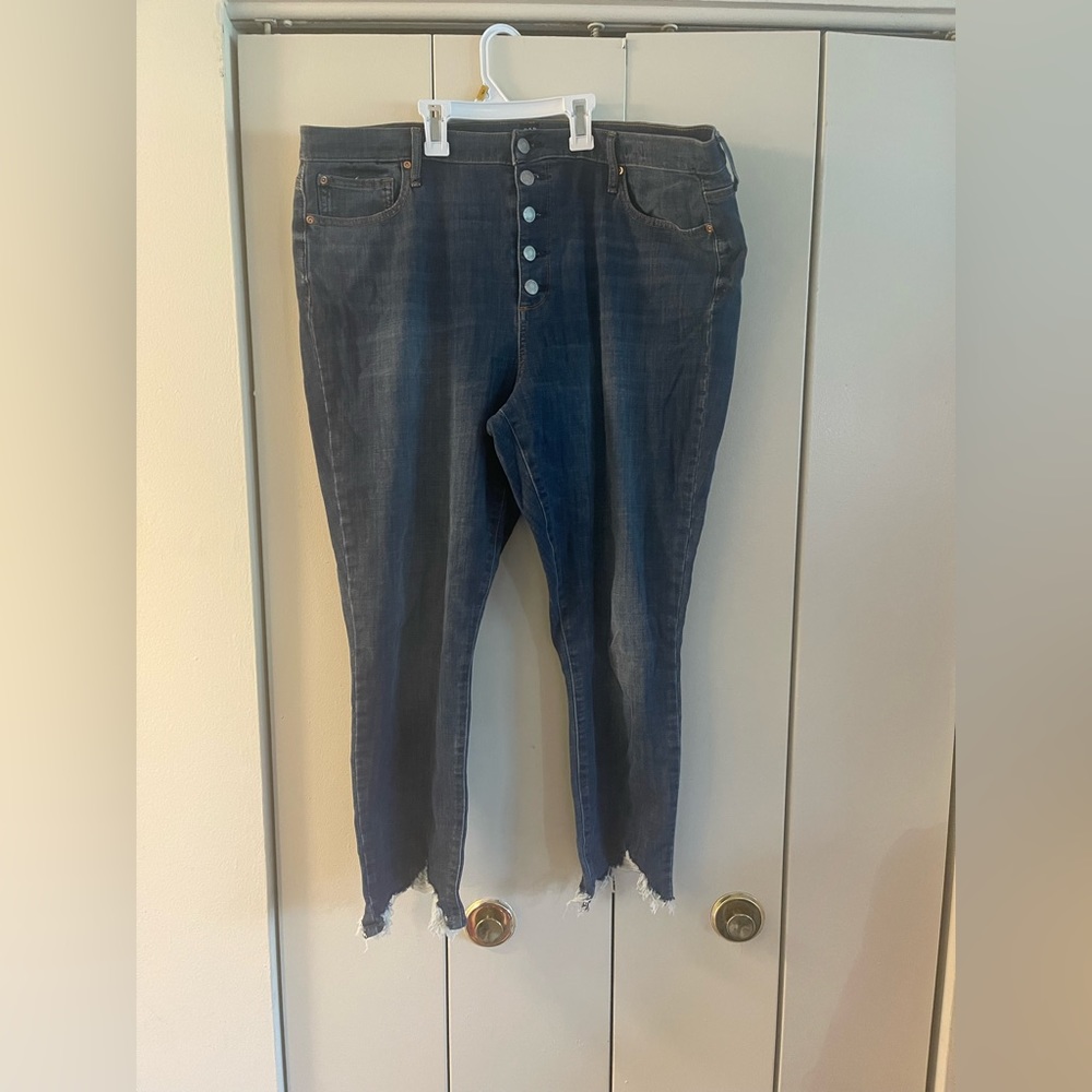 Destroyed jeans